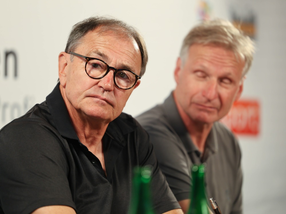 Ewald Lienen sieht Probleme in der Transferpolitik (Foto: Burkhard Kasan/Burkhard Kasan/SID)