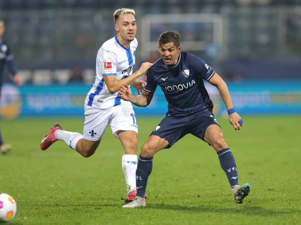 Julian Justvan (l.) im Trikot von Darmstadt 98 (Foto: firo Sportphoto/firo Sportphoto/SID/Sebastian El-Saqqa)