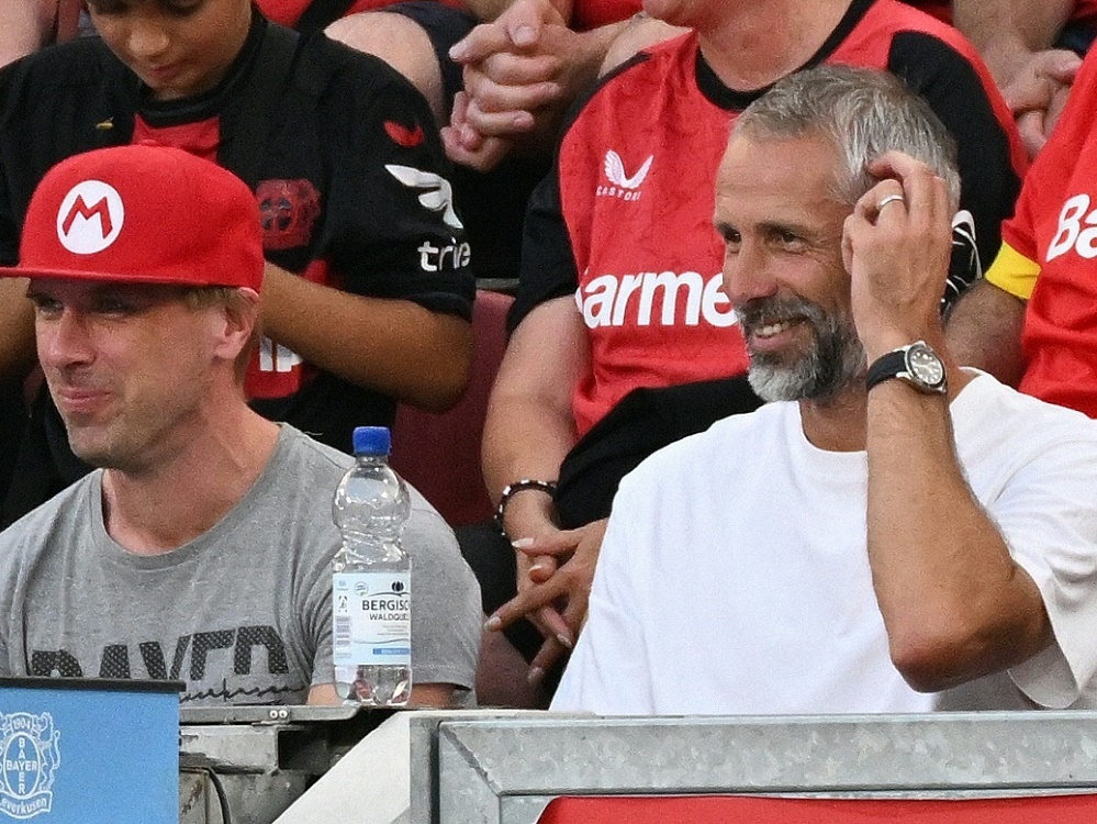 Marco Rose auf der Tribüne (Foto: AFP/SID/UWE KRAFT)