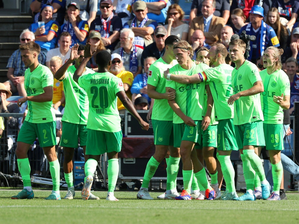 Wolfsburg jubelte in Kiel (Foto: IMAGO / regios24/IMAGO / regios24/SID/IMAGO/Darius Simka)