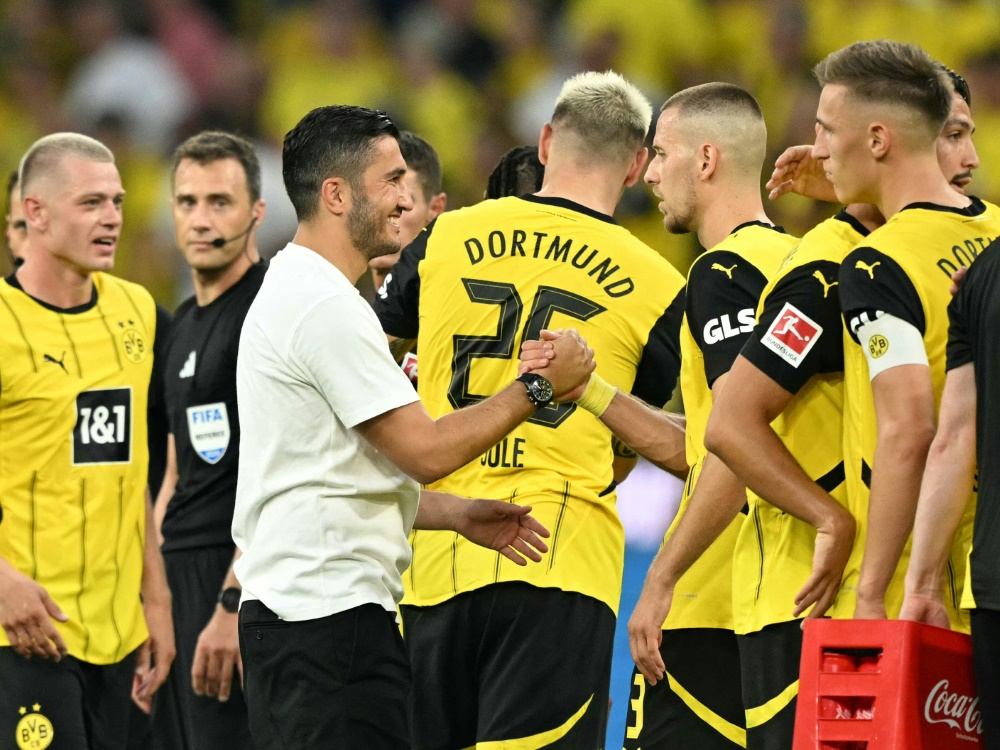 Nuri Sahin (M.) muss auf zwei Spieler verzichten (Foto: AFP/SID/INA FASSBENDER)