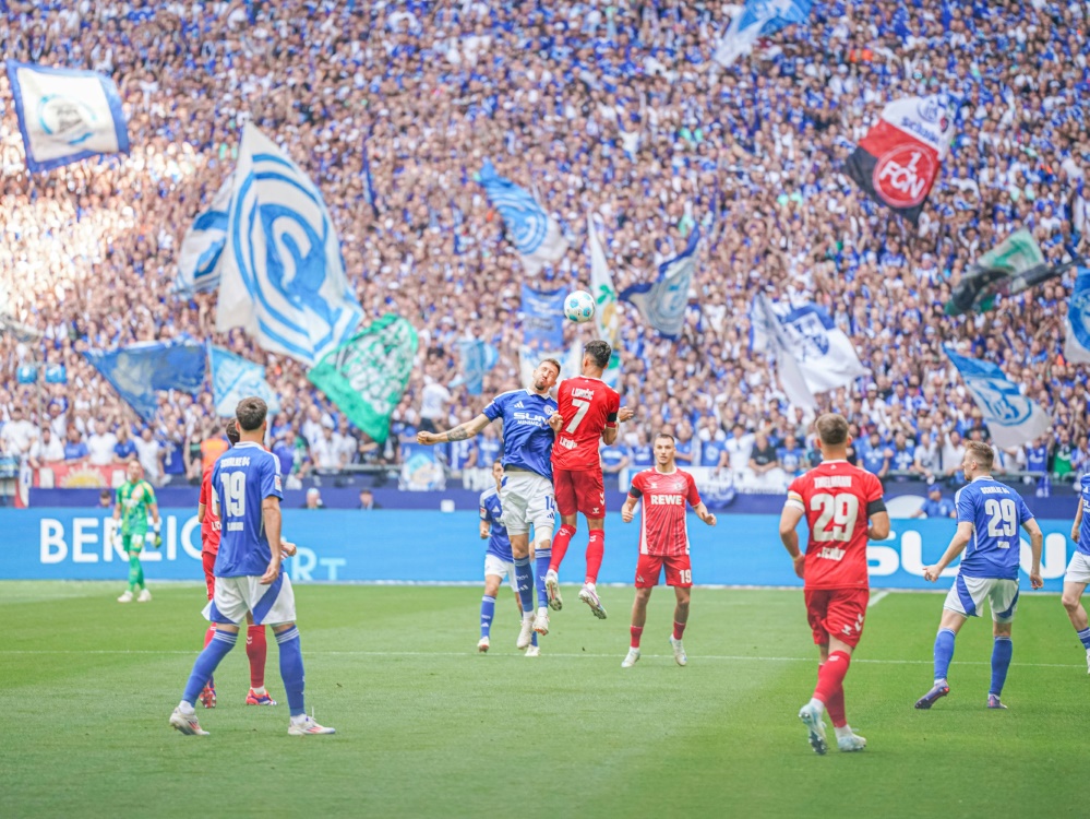 Bundesliga-Atmosphäre bei Schalke gegen Köln (Foto: www.imago-images.de/www.imago-images.de/SID/IMAGO/JOERAN STEINSIEK)