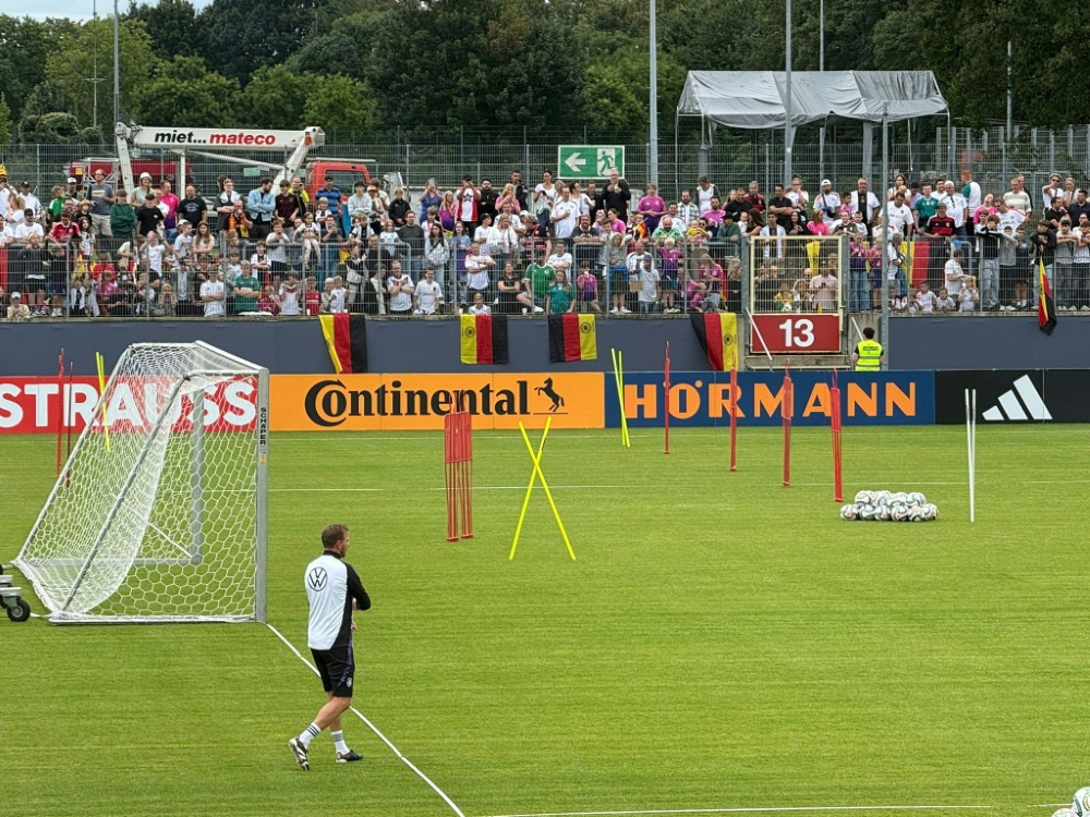 Szene vom öffentlichen Training in Düsseldorf (Foto: SID/Nowag/SID/Nowag/SID)