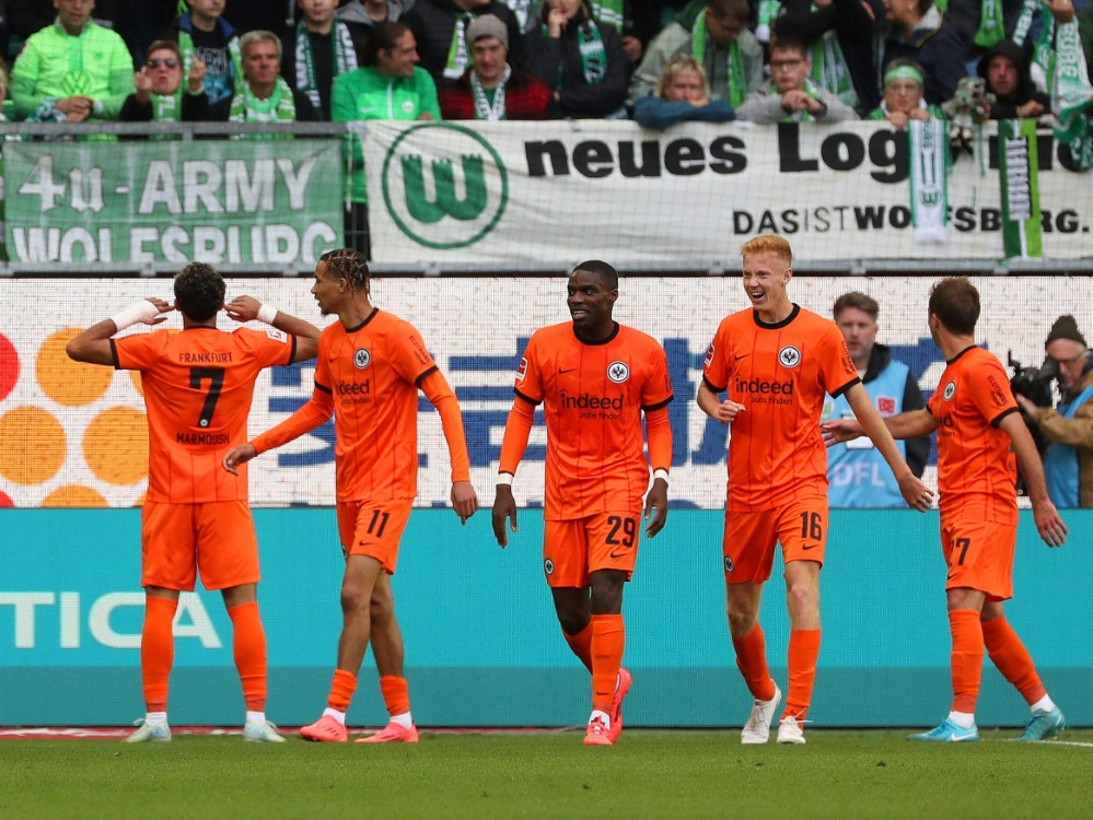 Eintracht Frankfurt jubelt in Wolfsburg (Foto: IMAGO / regios24/IMAGO / regios24/SID/IMAGO/Darius Simka)