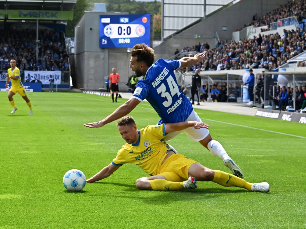 Umkämpftes Kellerduell: Darmstadt gegen Braunschweig (Foto: IMAGO/Gerhard Schultheiß/IMAGO/Gerhard Schultheiß/SID/IMAGO/Gerhard Schultheiß)