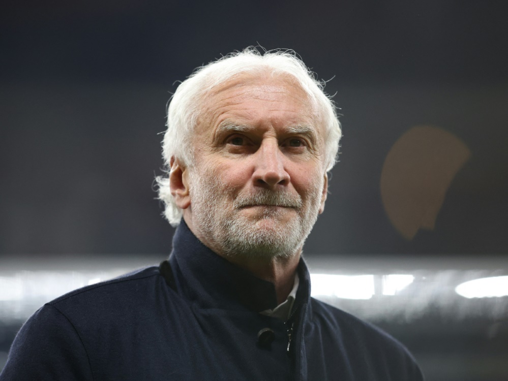 Rudi Völler bringt Jürgen Klopp ins Spiel (Foto: AFP/SID/RONNY HARTMANN)