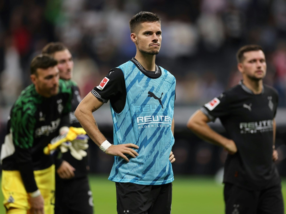 Unzufrieden: Gladbach-Kapitän Julian Weigl (Foto: IMAGO/HMB Media/IMAGO/HMB Media/SID/IMAGO/HMB Media)