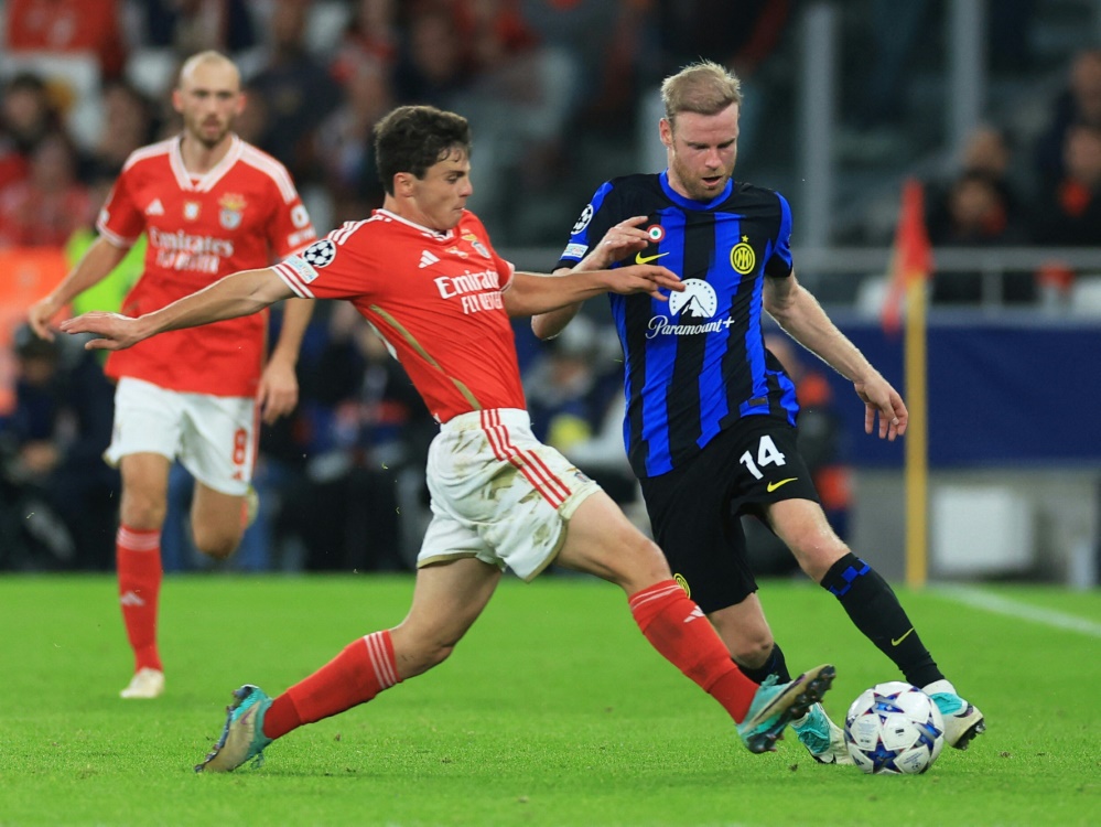 Zuletzt für Inter Mailand aktiv: Davy Klaassen (r.) (Foto: AFP/SID/PATRICIA DE MELO MOREIRA)