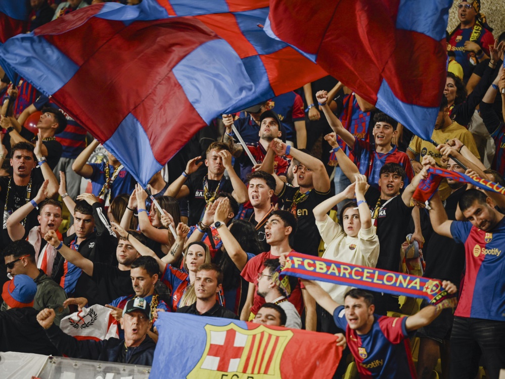 Fans des FC Barcelona in Monaco (Foto: IMAGO/PanoramiC/IMAGO/PanoramiC/SID/IMAGO/Frederic DIDES/PANORAMIC)