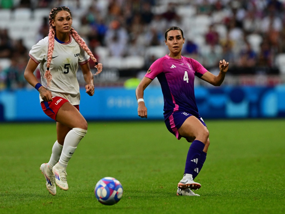 Bibiane Schulze Solano (r.), hier im Einsatz bei Olympia (Foto: AFP/SID/OLIVIER CHASSIGNOLE)