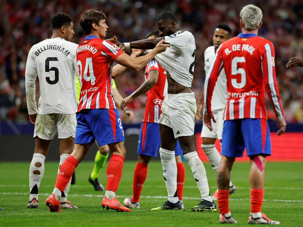 Hitzige Schlussphase in Madrid (Foto: AFP/SID/OSCAR DEL POZO)