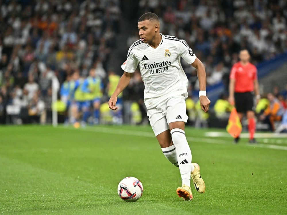 Mbappe bewirbt bereits Loewe-Lautsprecher (Foto: AFP/SID/JAVIER SORIANO)