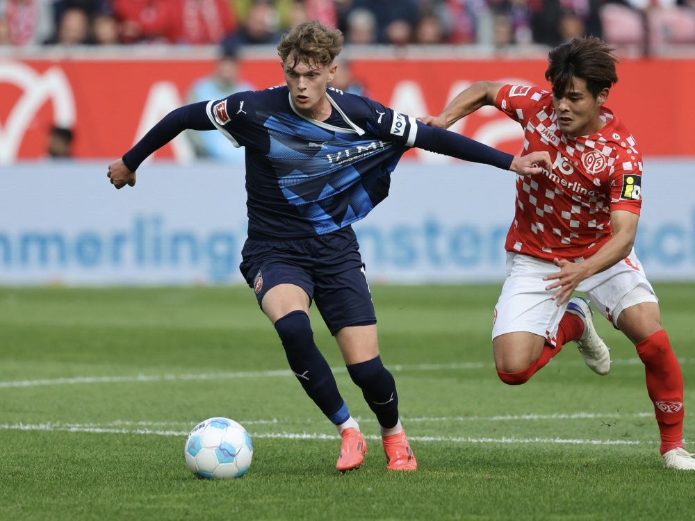 Heidenheims Paul Wanner (l.) in Mainz (Foto: AFP/SID/DANIEL ROLAND)