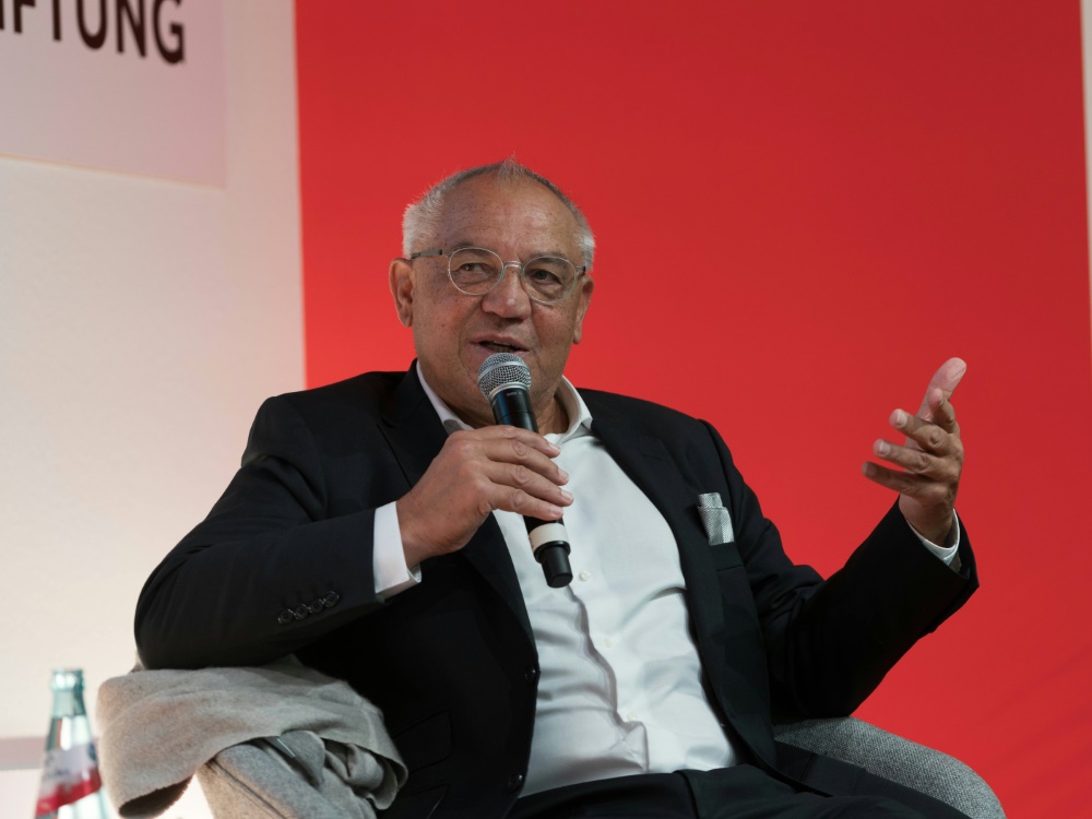 Sieht die Bayern als Favorit: Felix Magath (Foto: www.imago-images.de/www.imago-images.de/SID/IMAGO/Zoonar.com/Markus Wissmann)