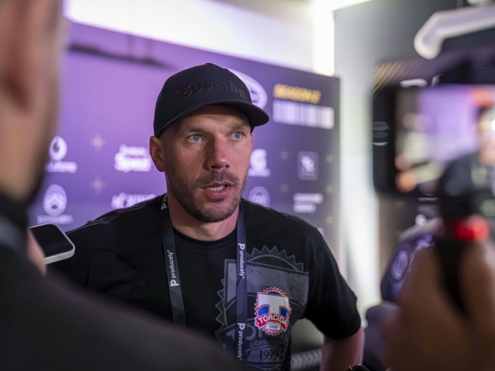 Podolski bei der Baller League (Foto: IMAGO/HMB-MEDIA/IMAGO/HMB-MEDIA/SID/IMAGO/Marco Bader)