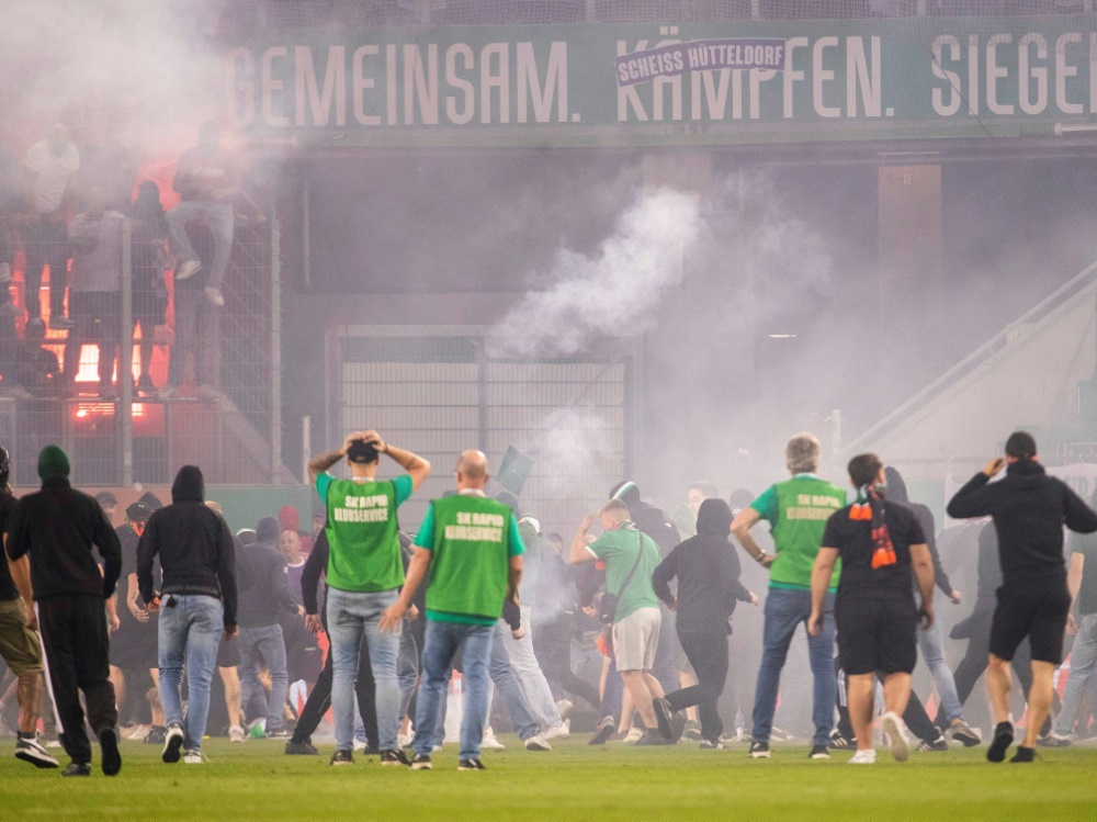 Im Wiener Derby kam es zu heftigen Ausschreitungen (Foto: IMAGO/GEPA Pictures/IMAGO/GEPA Pictures/SID/IMAGO/GEPA pictures/ Philipp Brem)