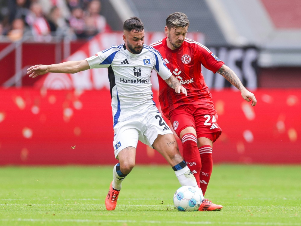 Zweikampf im Topspiel der zweiten Liga (Foto: www.imago-images.de/www.imago-images.de/SID/IMAGO/Dennis Ewert/RHR-FOTO)